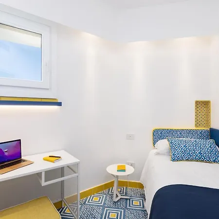 Sorrentovibes - Stylish & Elegant Flat With Terrace شقة *