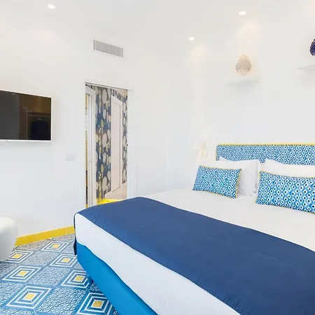 Sorrentovibes - Stylish & Elegant Flat With Terrace شقة