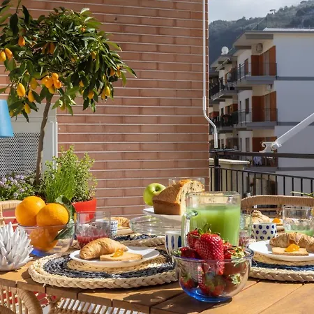 アパート Sorrentovibes - Stylish & Elegant Flat With Terrace ソレント